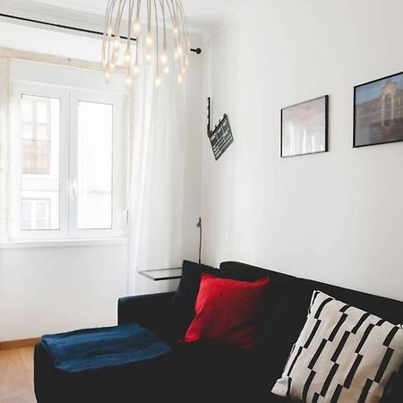Welcome to Prazeres Apartment Lisbona Esterno foto
