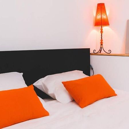 Welcome to Prazeres Apartment Lisbona Esterno foto