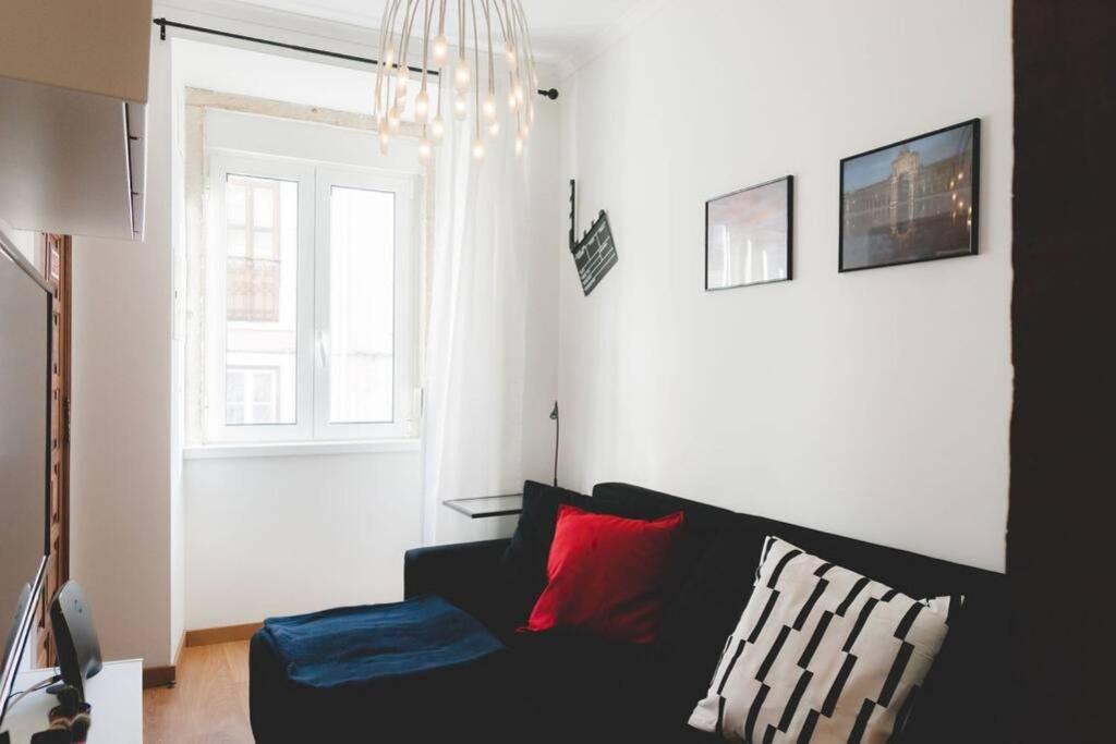 Welcome to Prazeres Apartment Lisbona Esterno foto